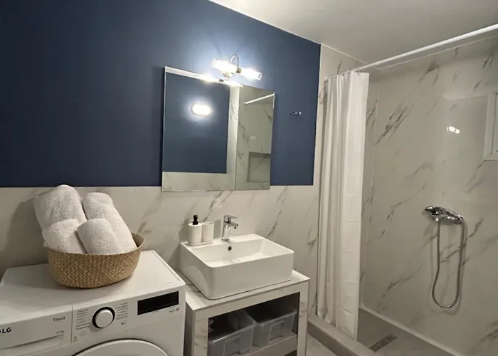 Blue Pines * 塞萨洛尼基